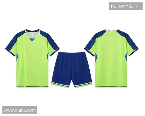 足球明星俱乐部队服的设计与文化探讨及其对球迷的影响分析