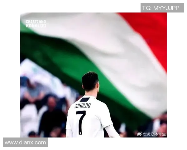 足球明星背影女性形象的魅力与风采展现解析