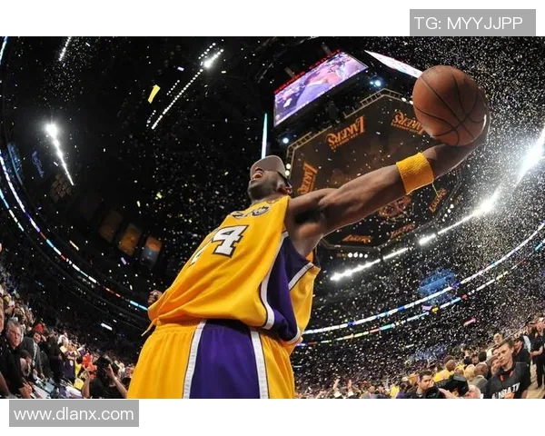 NBA明星与足球明星同场竞技的精彩壁纸欣赏与对比