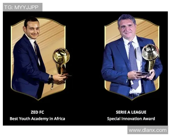 足球明星佩戴的金足球项链背后的故事与时尚魅力解析