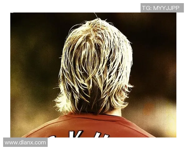 足球明星厄基尔图片高清